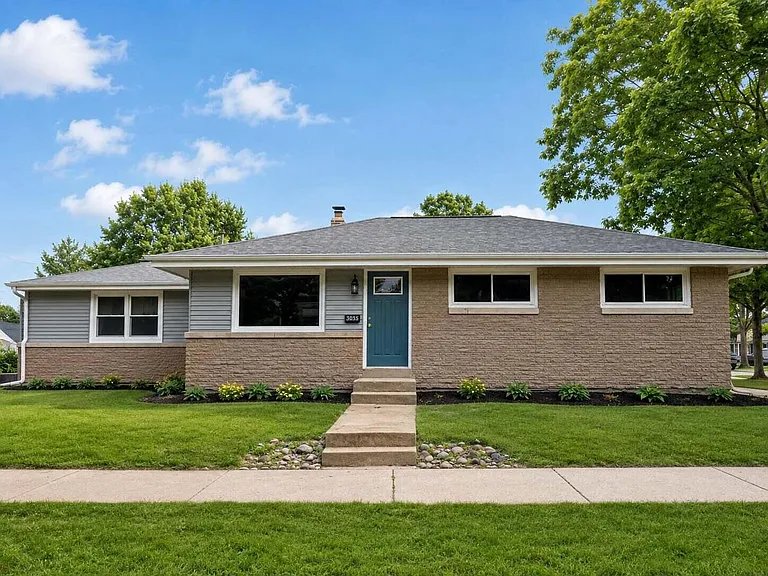 Milwaukee House: 8035 W Warnimont Ave