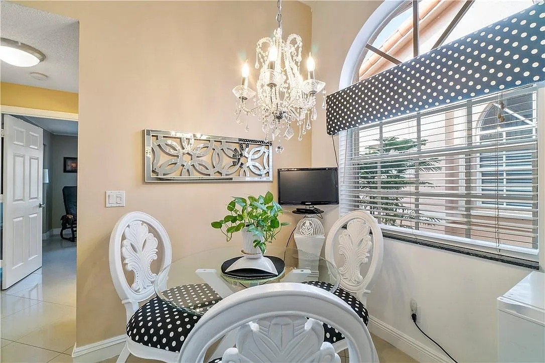 Tamarac House: 8583 Jade Drive
