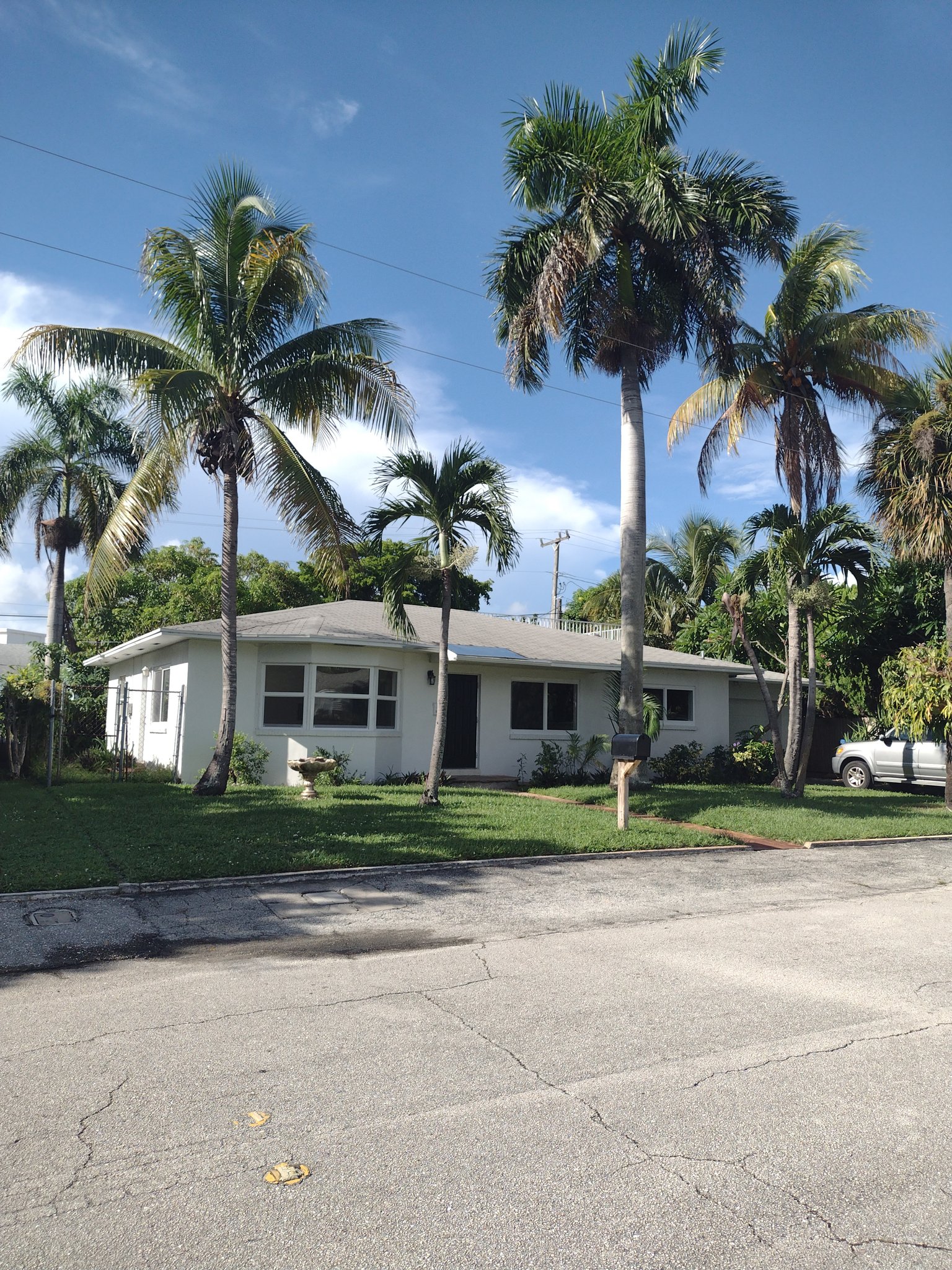 Riviera Beach House: 225 E29th ct