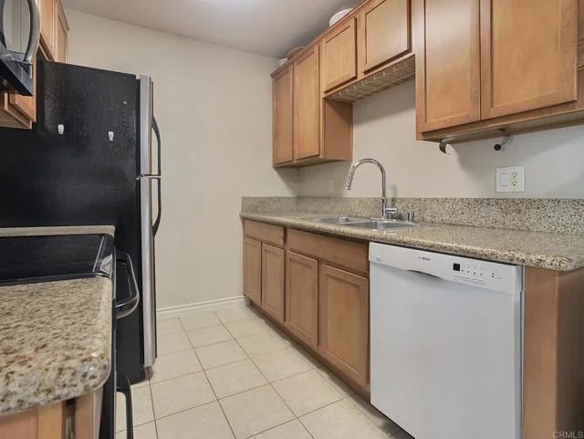 El Cajon Condo: 1386 E Madison Ave