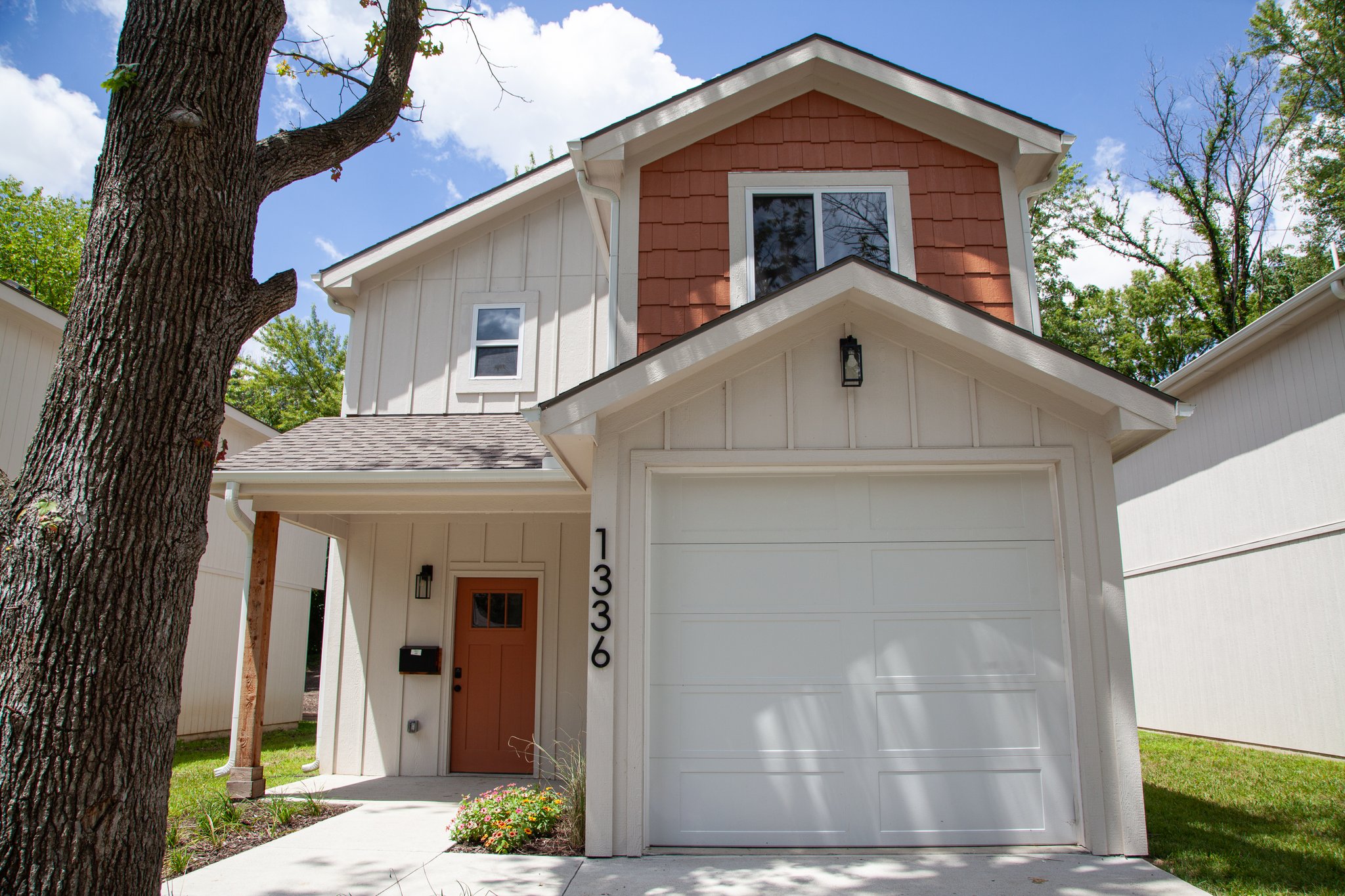 Independence House: 1336 S Pope Ave