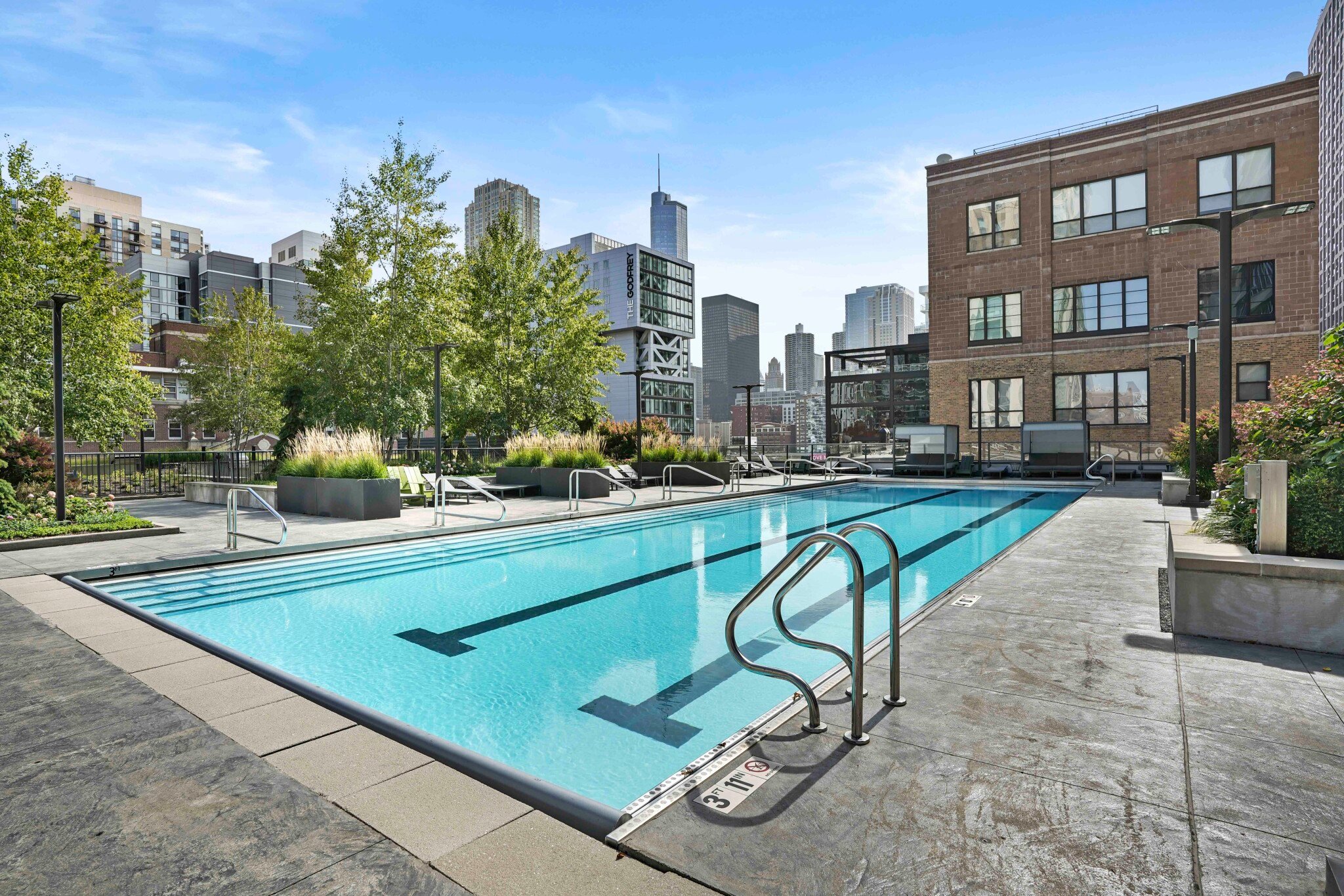 Chicago Condo: 139 W Superior St