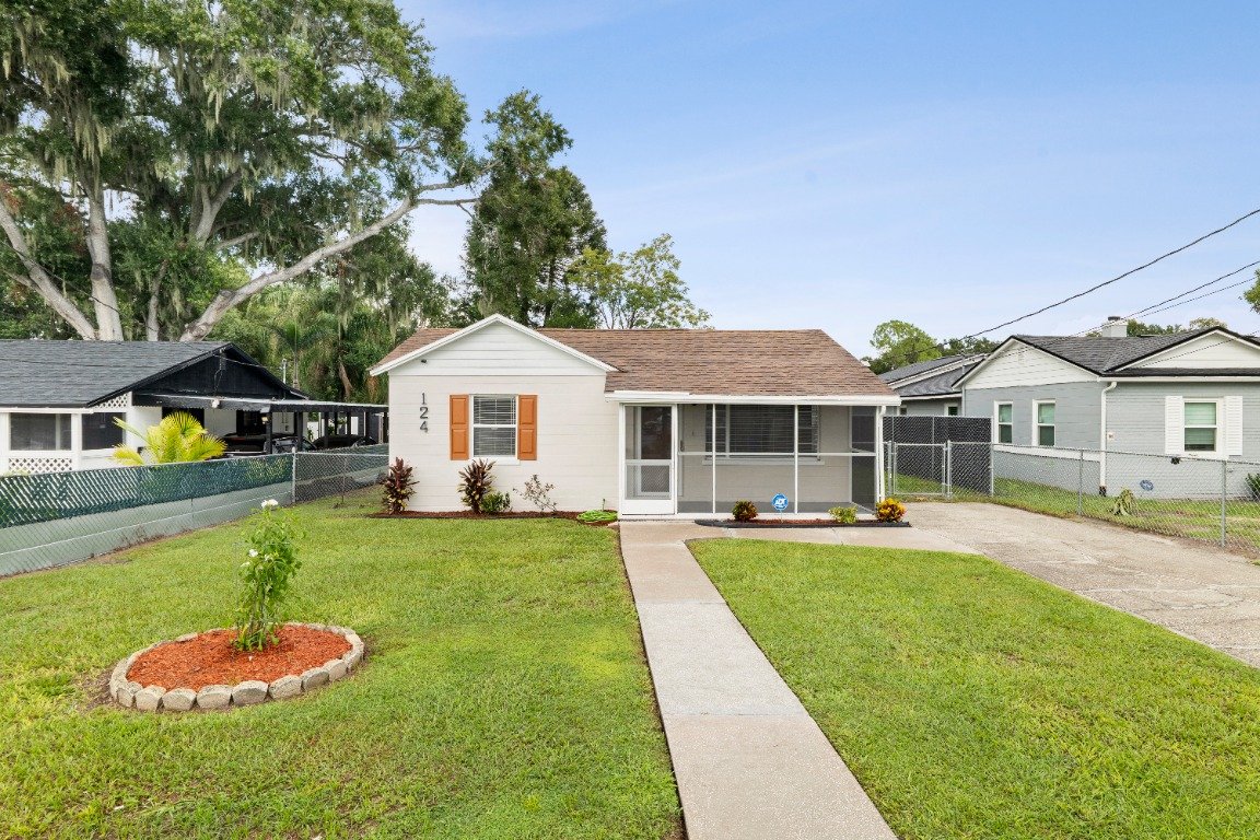 Lakeland House: 124 Swannanoa St