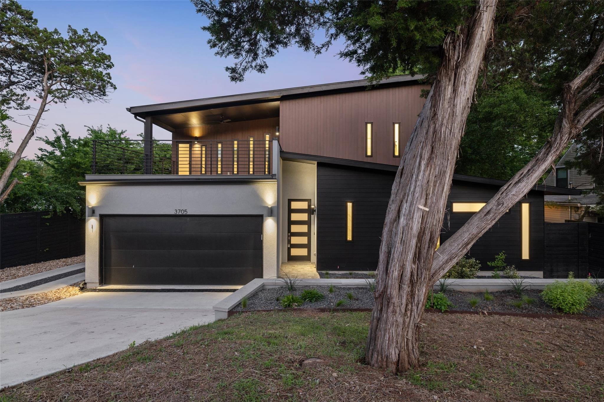 Austin House: 3705 Wilson St