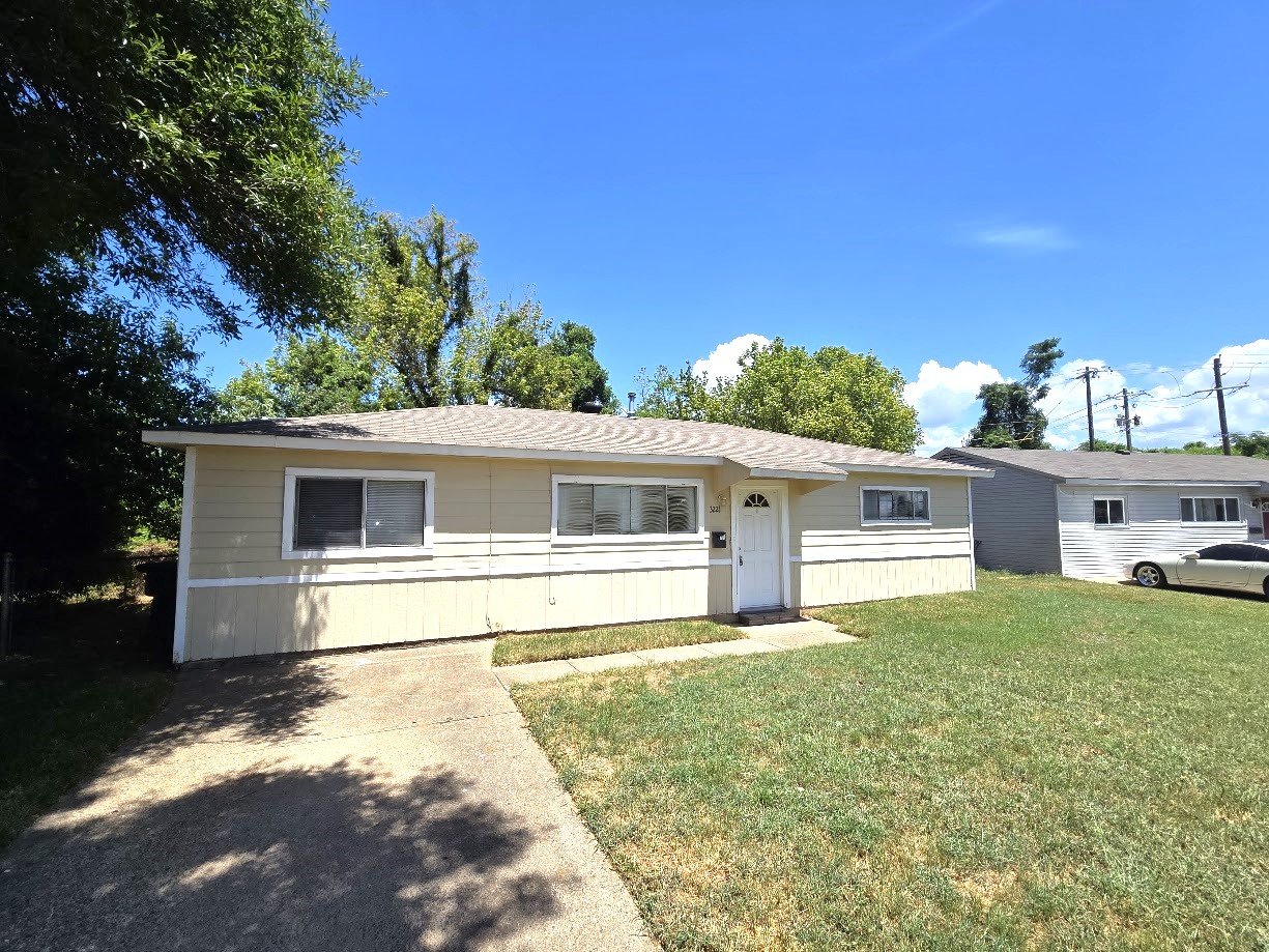 Bossier City House: 3221 Rose Place