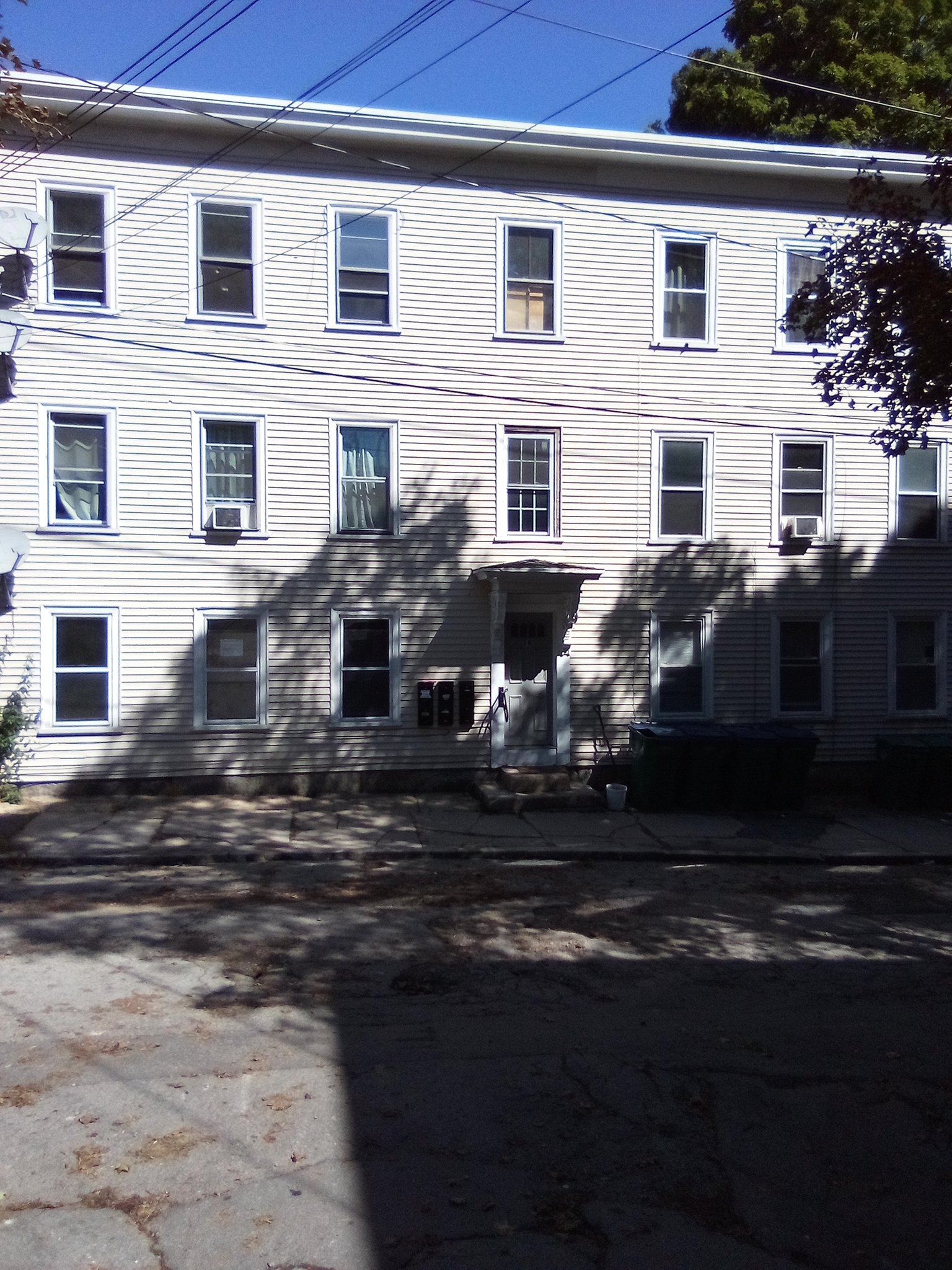 Fitchburg Apartment: 26 Hale St