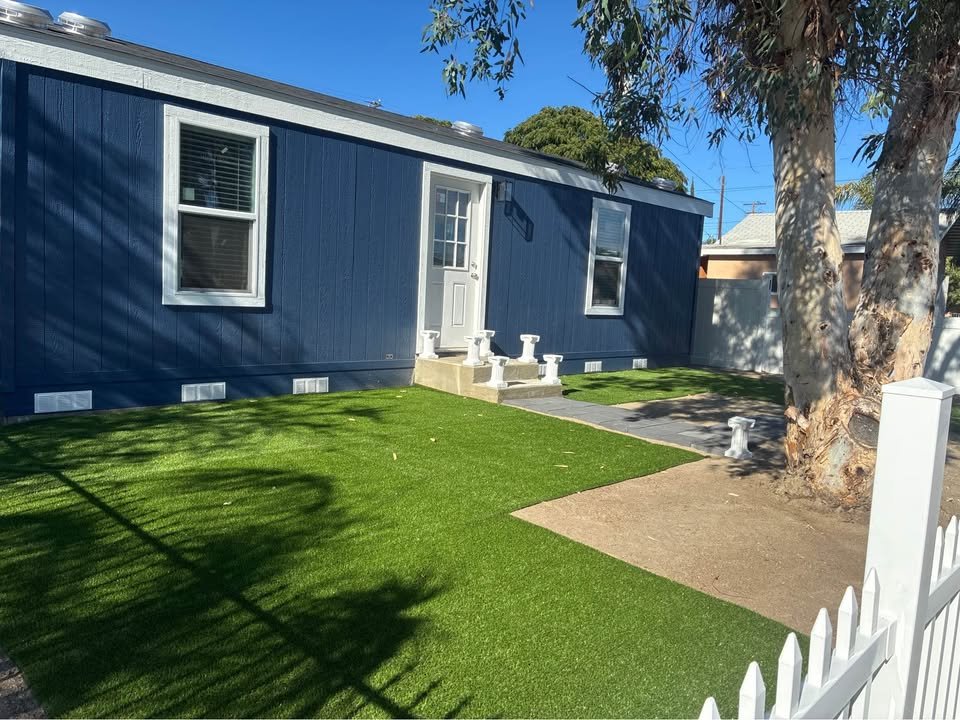 SAN JACINTO House: 435 E 5TH ST