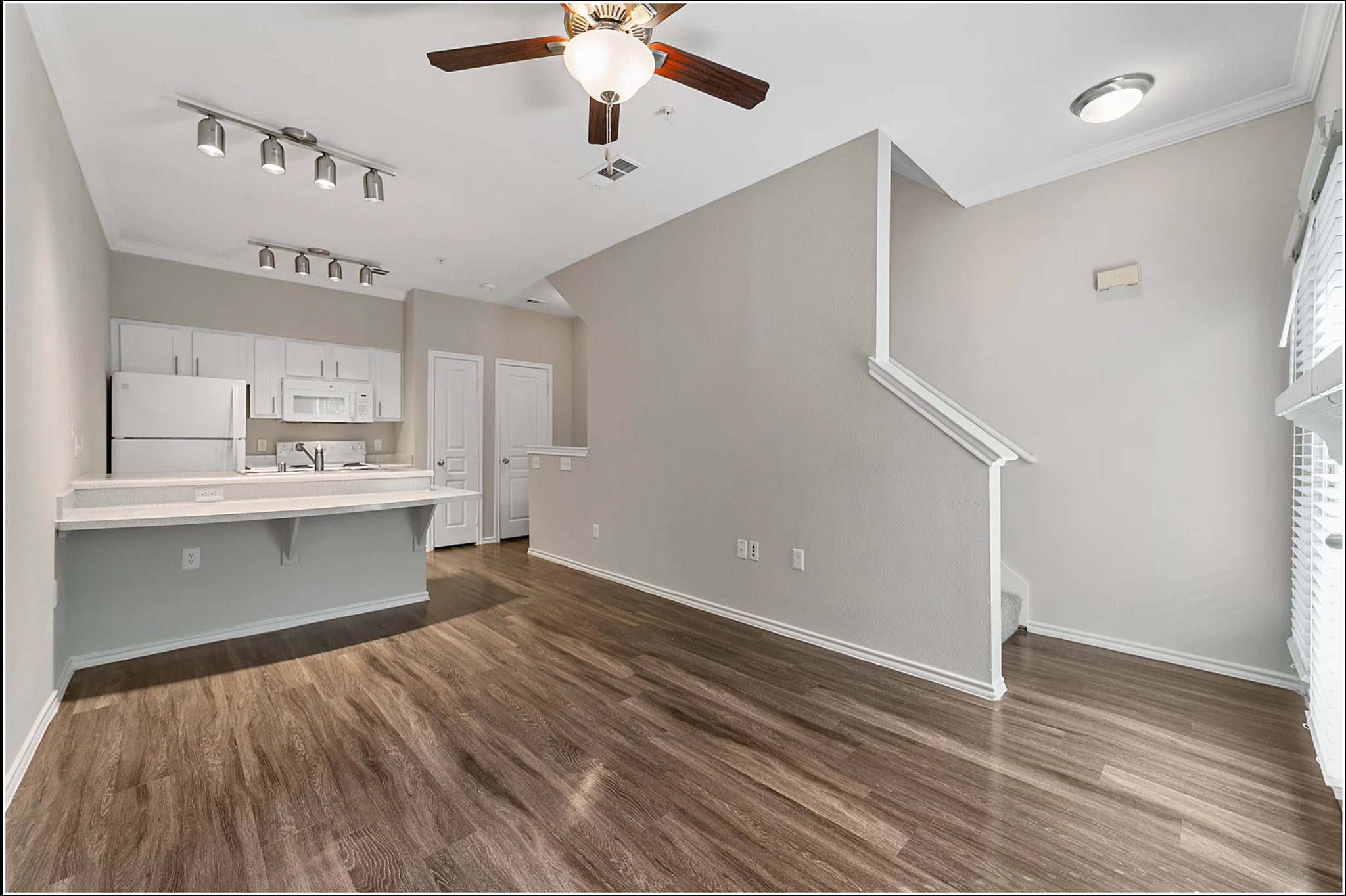 Dallas Townhome: 9215 Garland Rd
