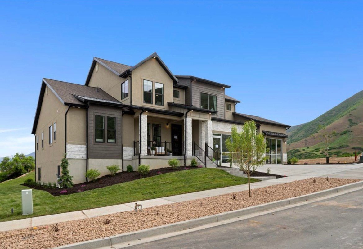 Mapleton House: 98 W Limber Pine Dr