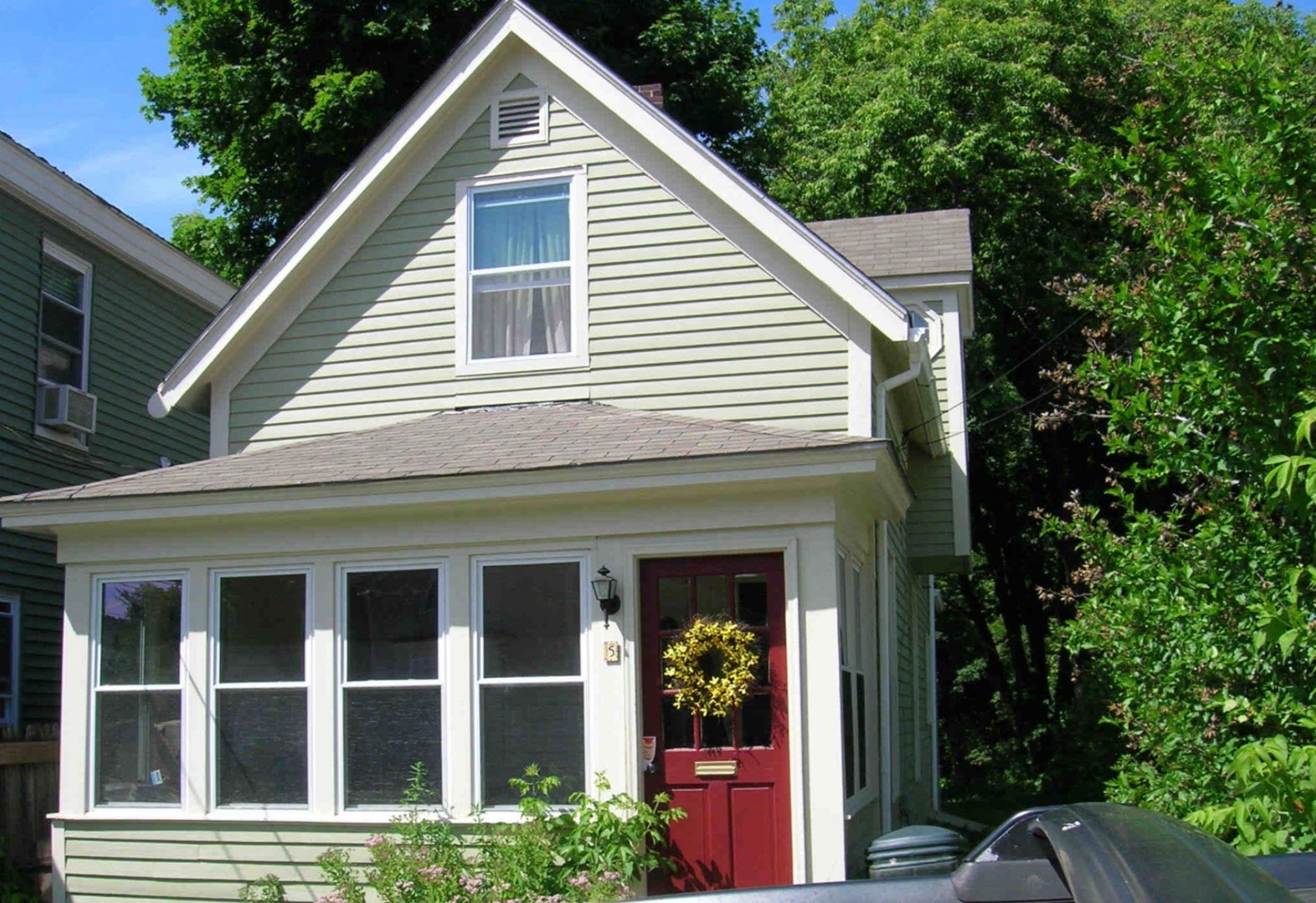 Amesbury House: 5 Hill St