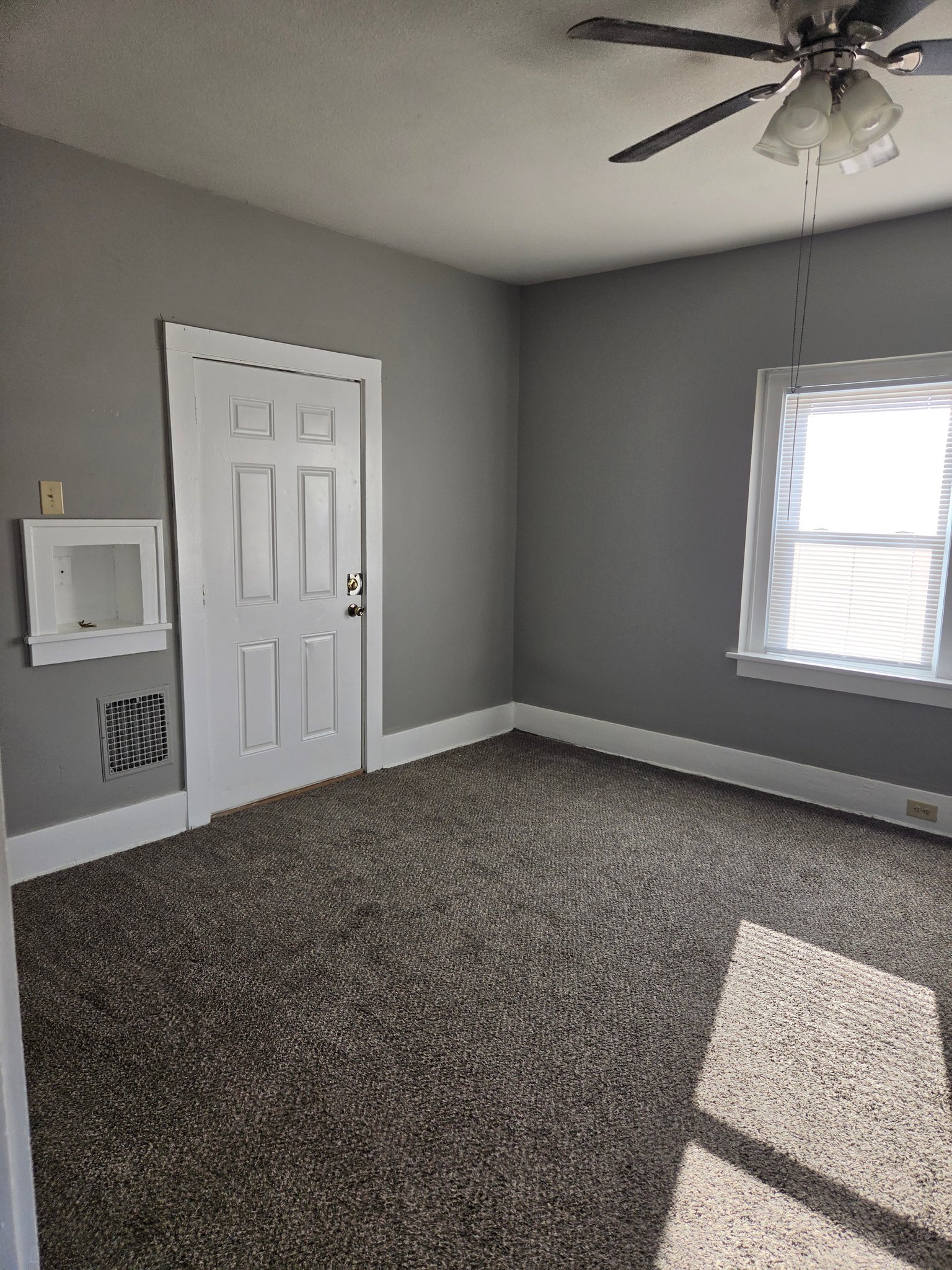 Wichita Apartment: 125 S Seneca St