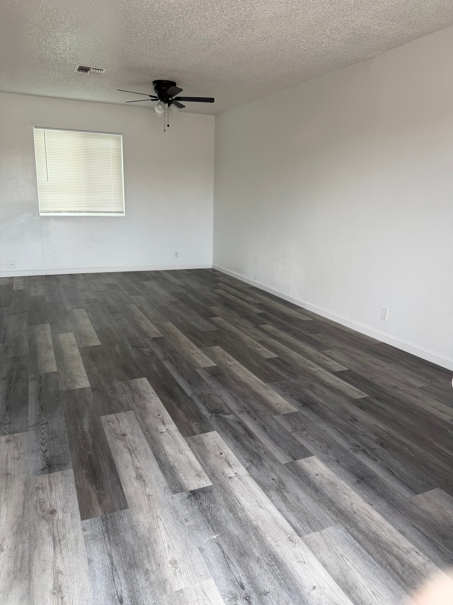florence Apartment: 220 W. 9th St.