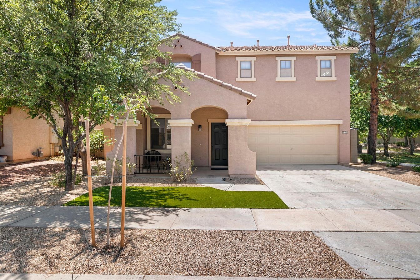 Gilbert House: 4497 E Willet St