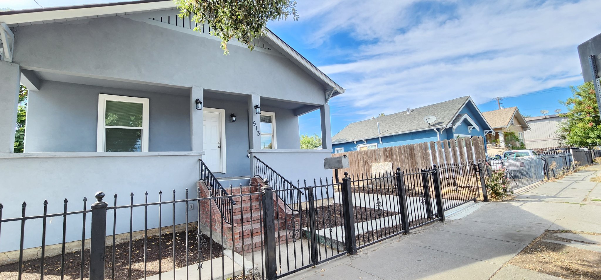 Stockton House: 513 N Airport way