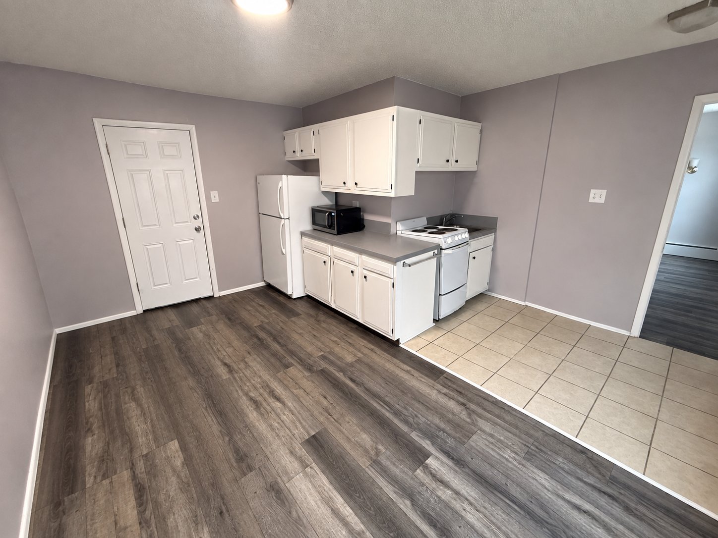 Sterling Apartment: 125 Charmony Frontage Rd