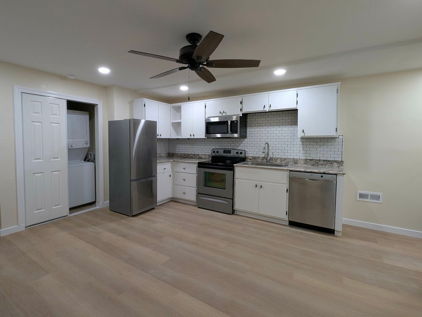 Seattle Apartment: 6319 South Eddy Court