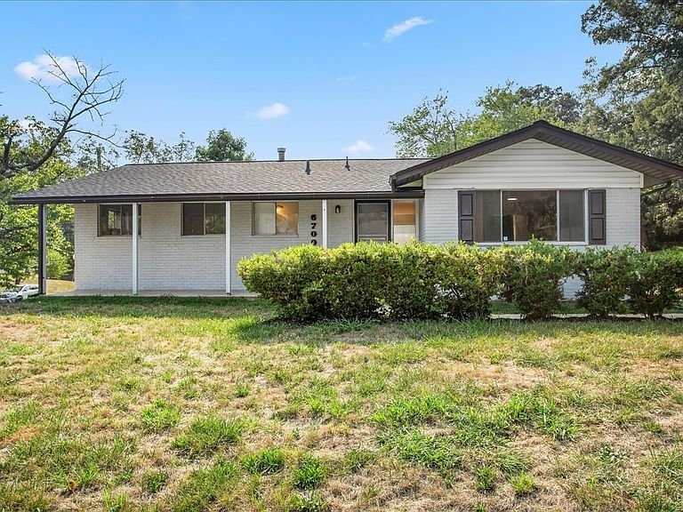 Lanham House: 6700 Cipriano Rd