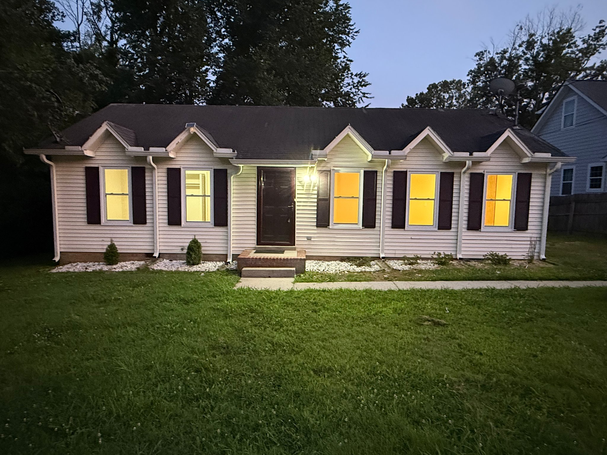 La Vergne House: 810 Summer Hill Ln