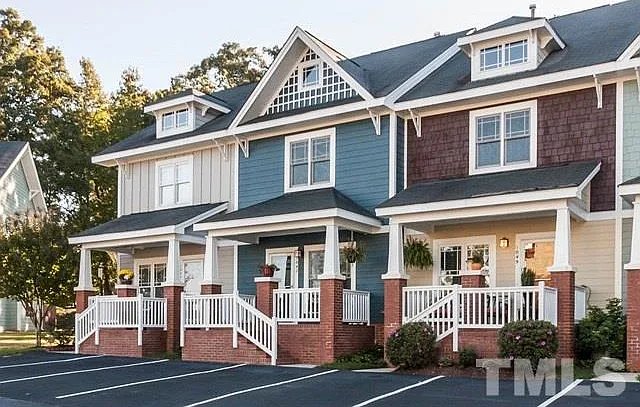 Apex House: 1047 Mica Lamp Ct