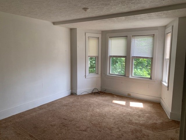 Pittsburgh Apartment: 2916 Clermont Ave