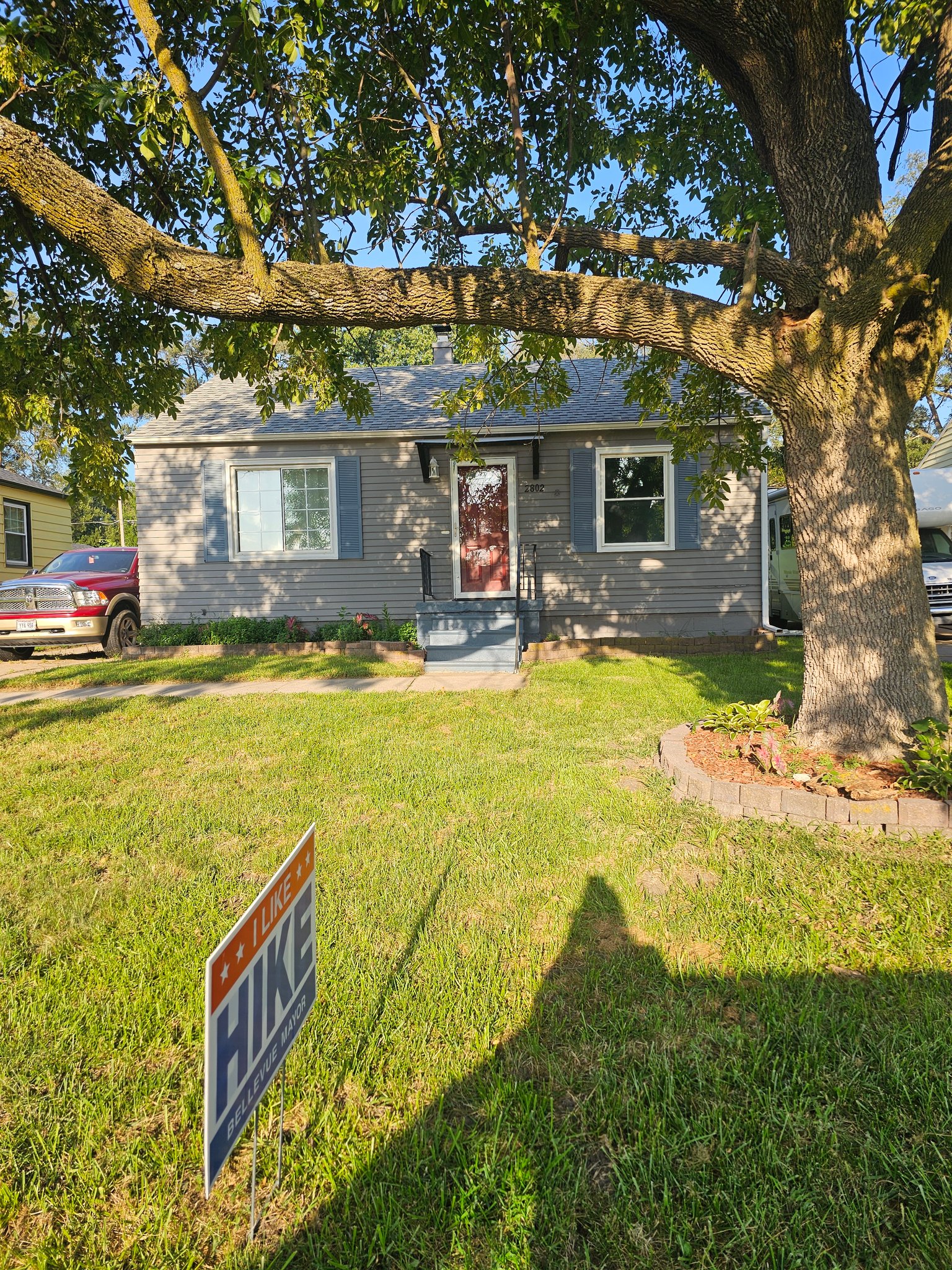 Bellevue House: 2802 Van Buren St