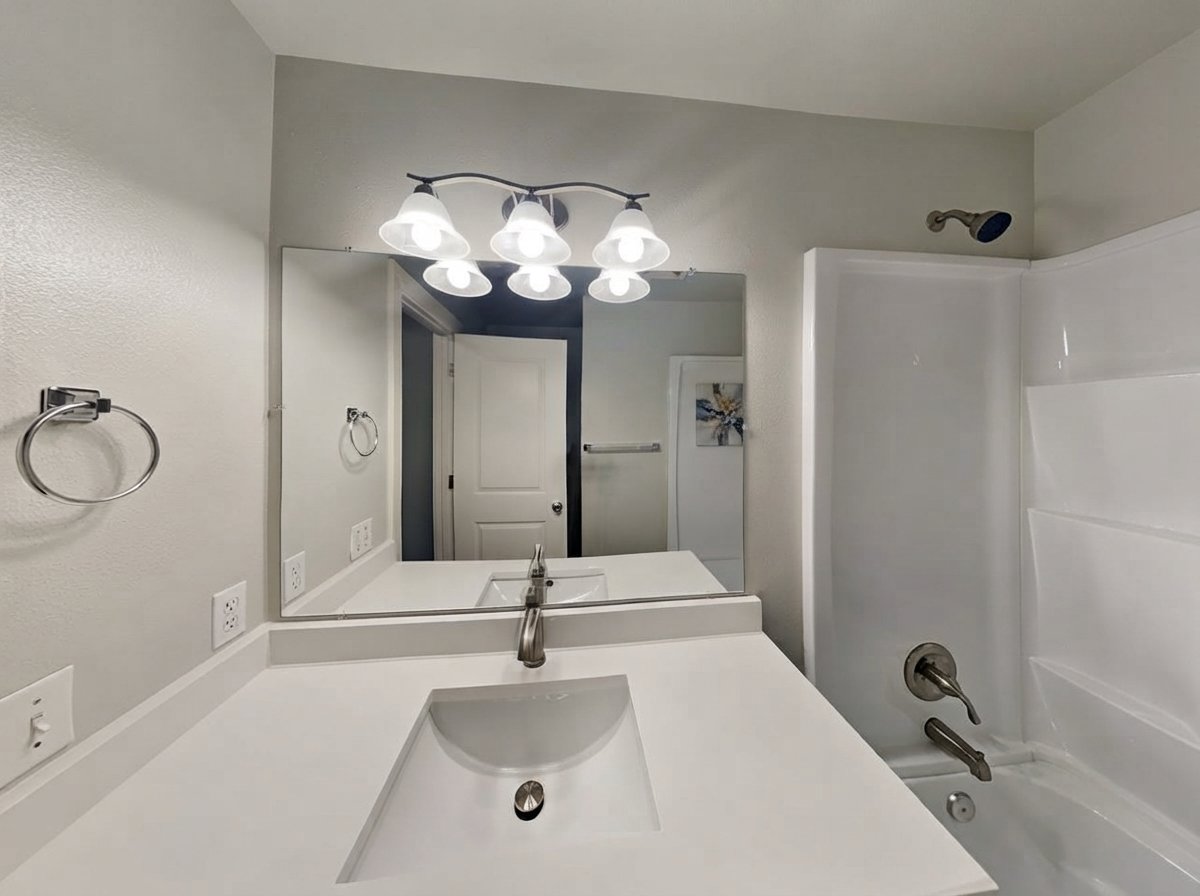 Phoenix House: 3828 W Lane Ave