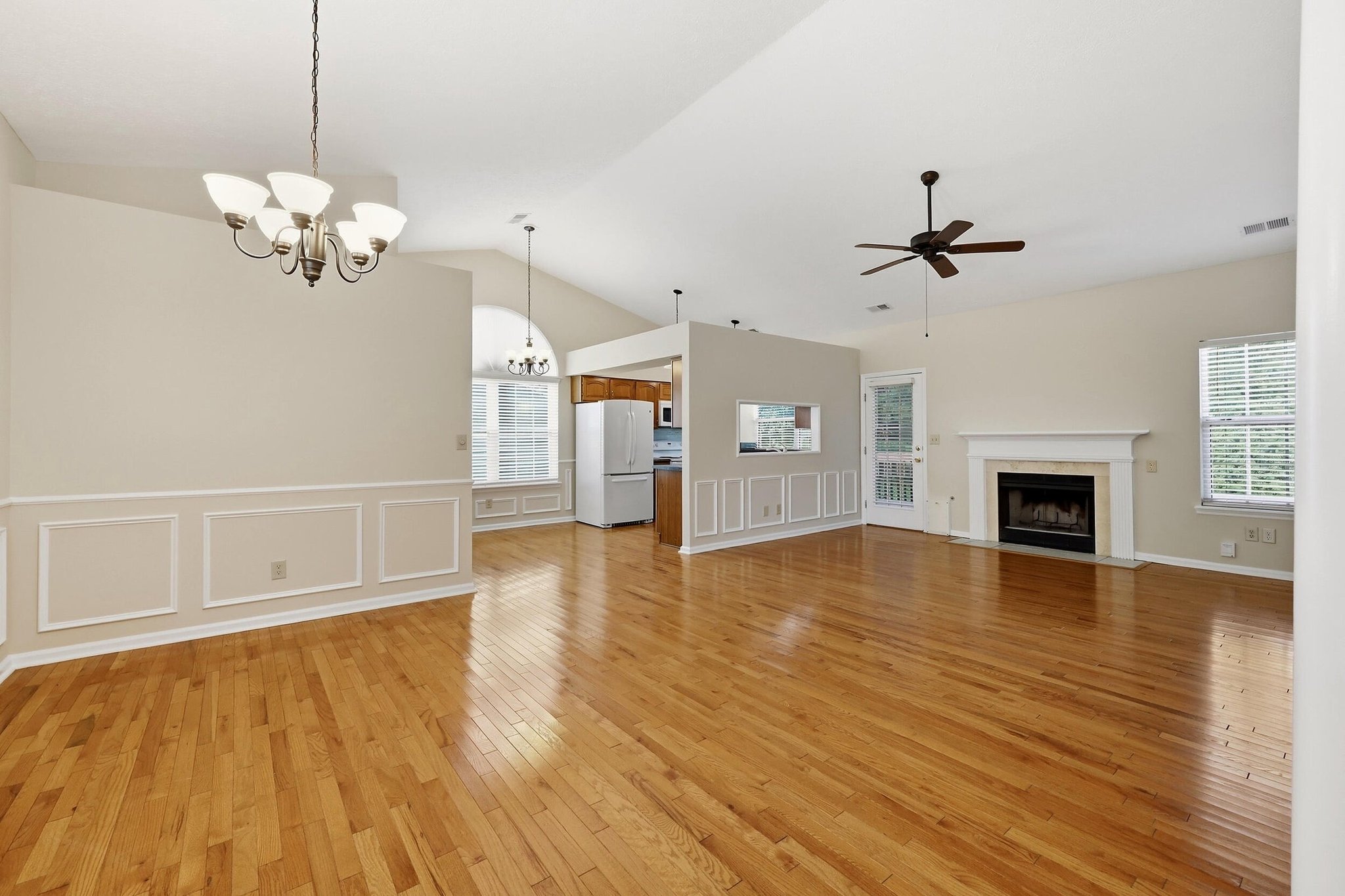 Lexington House: 3013 Redbud Ct