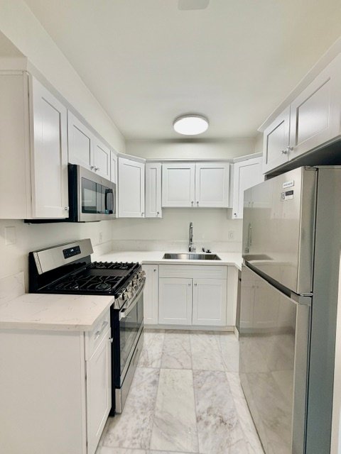 Glendale Apartment: 1595 E. Chevy Chase Drive Glendale, CA 91206