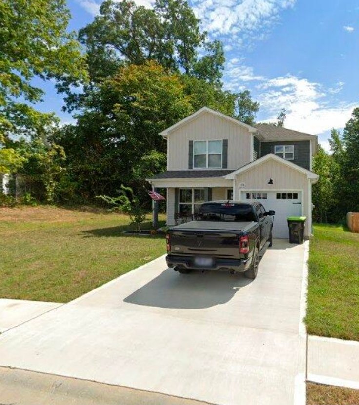 Clarksville House: 188 Woodland Station Dr
