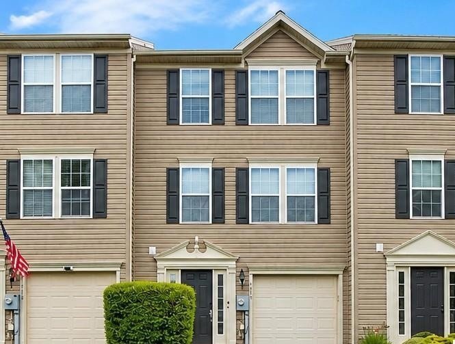 Breinigsville Townhome: 1079 Sparrow way