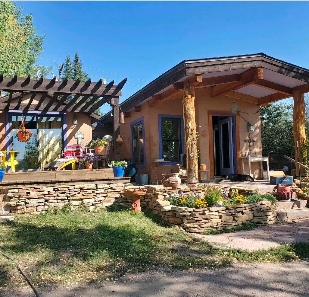 Oak Creek House: 303 2nd St