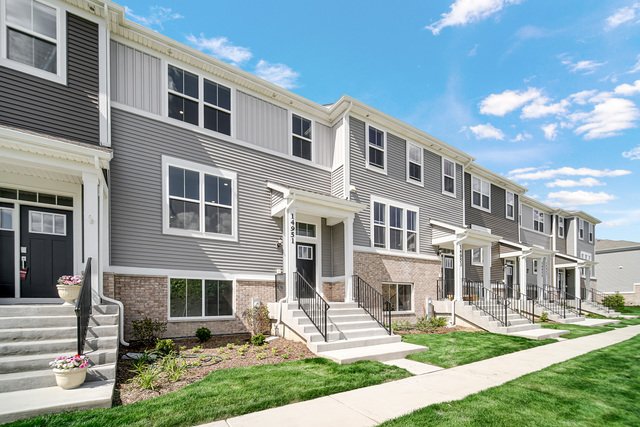 Plainfield Townhome: 14942 S McCarthy Cirle