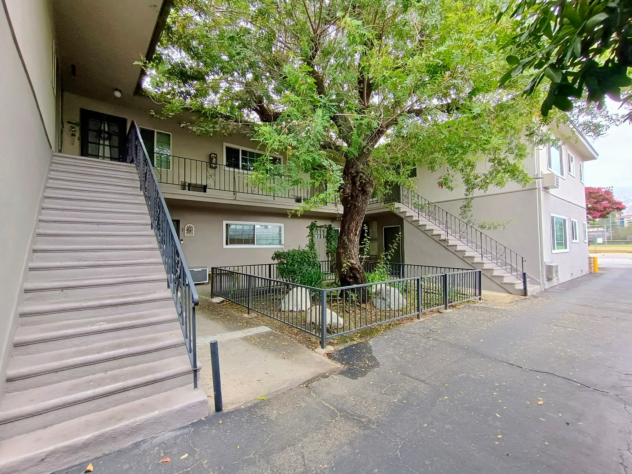 Arcadia Apartment: 212 Bonita St