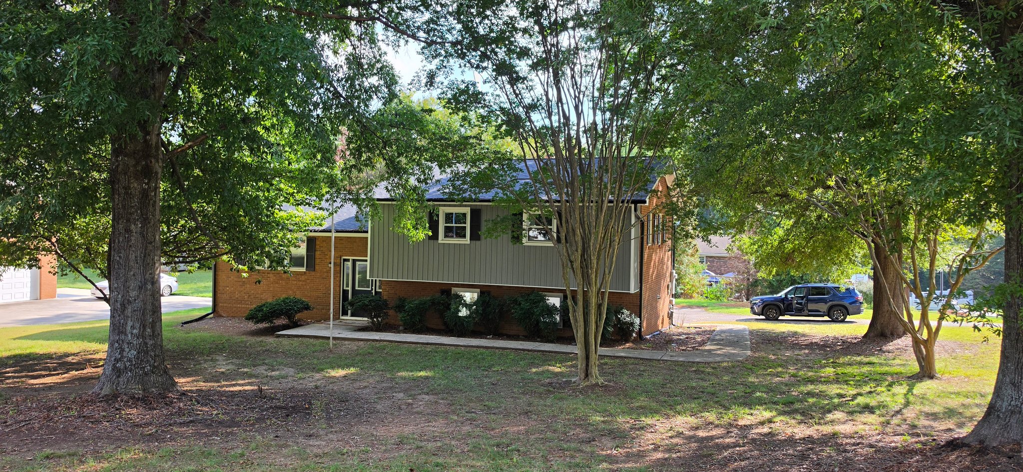 Lewisville House: 1010 Lewisville Clemmons Rd