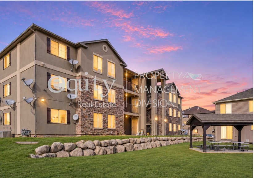 Eagle Mountain Condo: 3812 E Rock Creek Rd