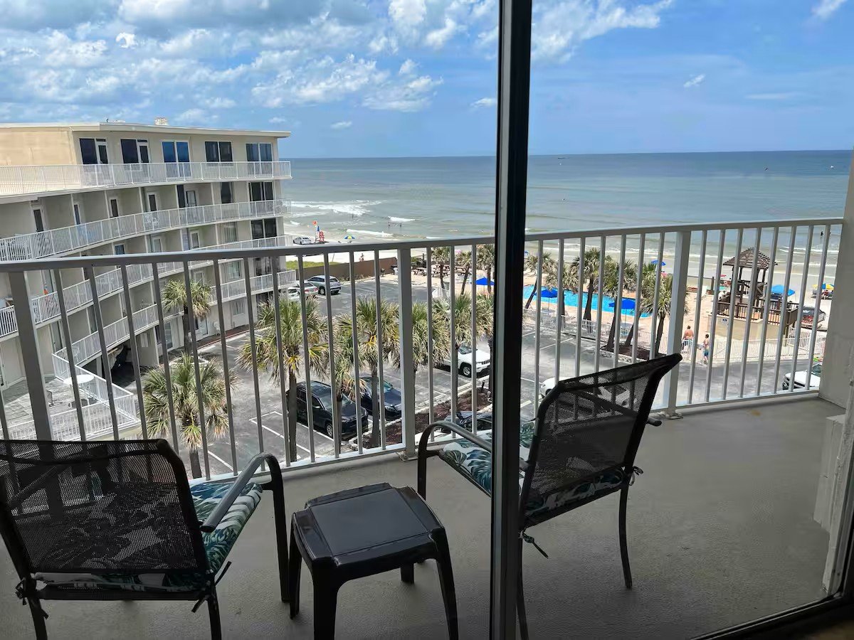 Daytona Beach Condo: 1233 S Atlantic Ave.