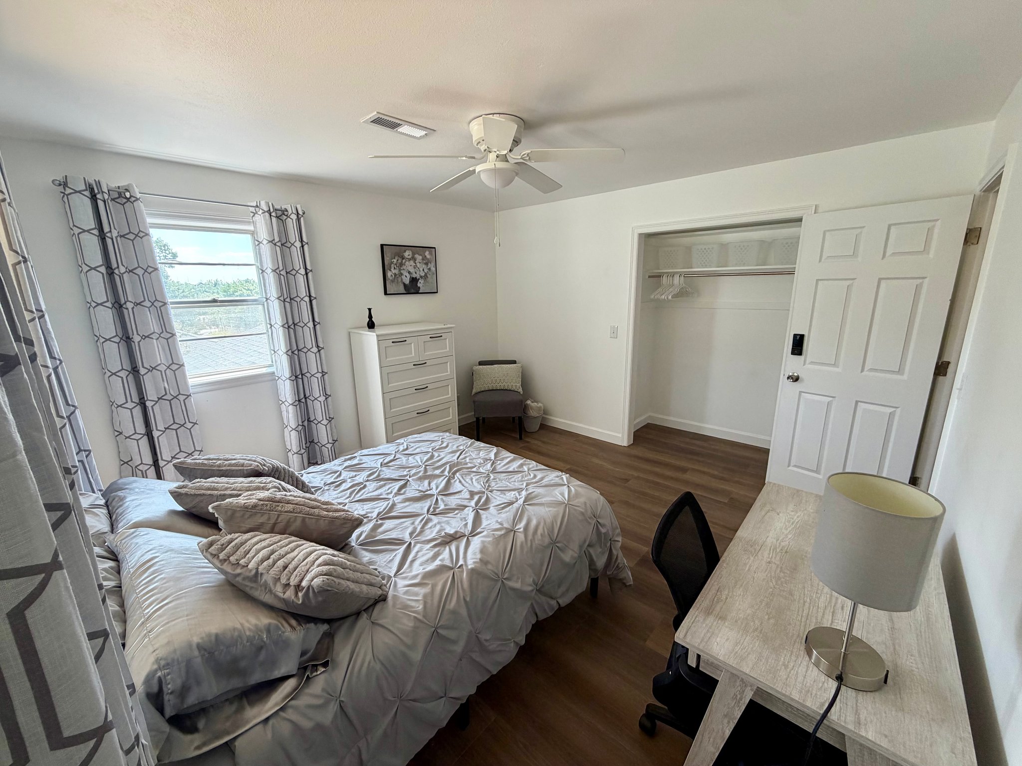 Springdale Single Room: 206 Suttle Drive