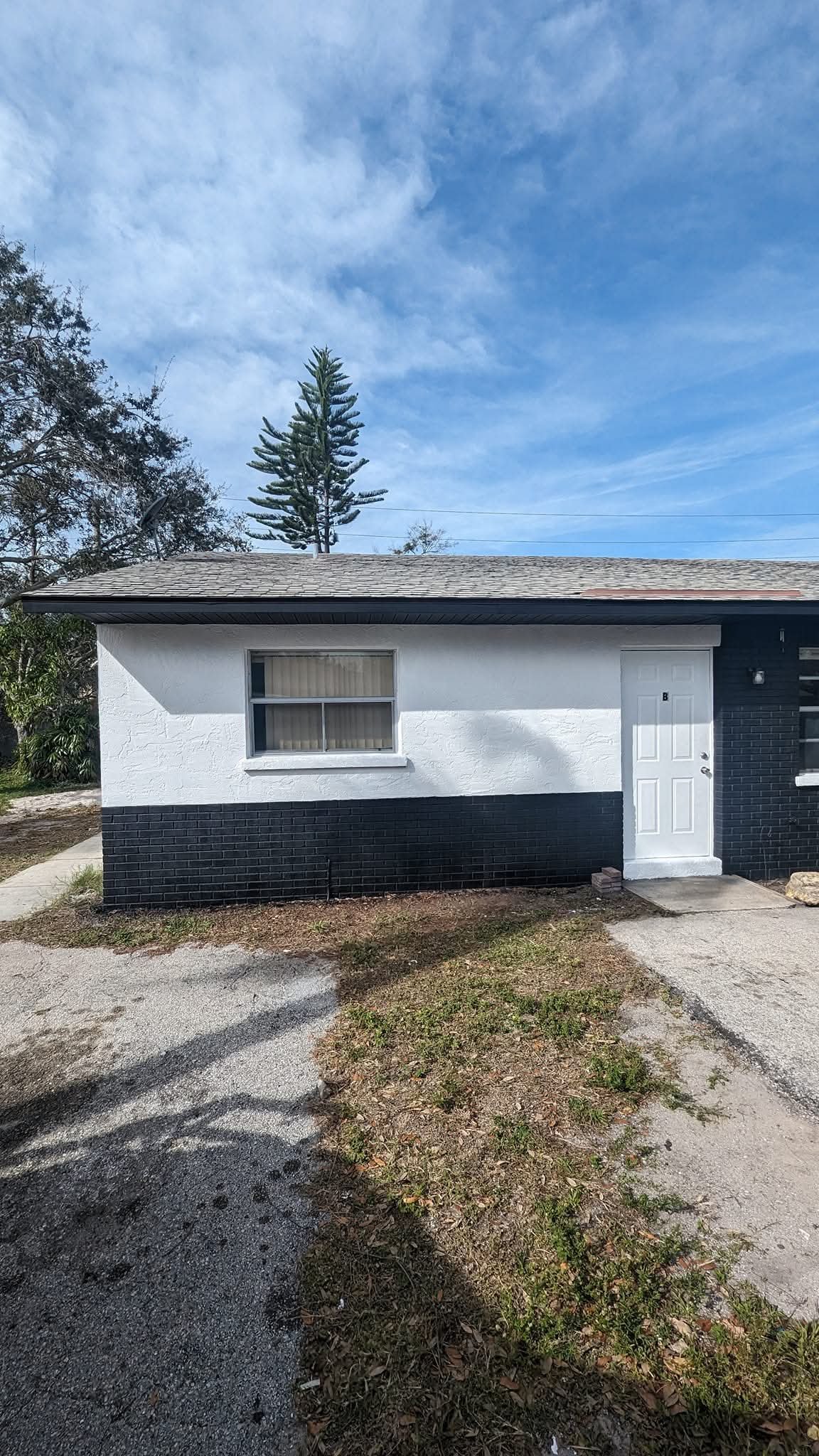 Bradenton Multiplex: 4512 68th St W