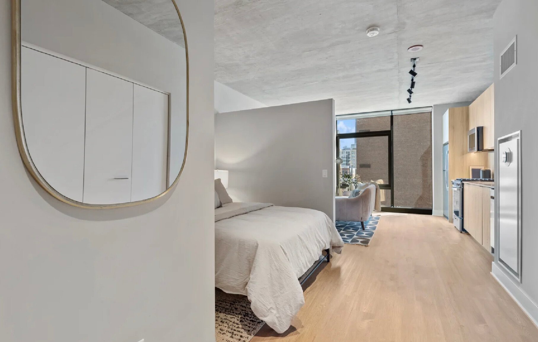 CHICAGO Condo: 1028 W Van Buren st