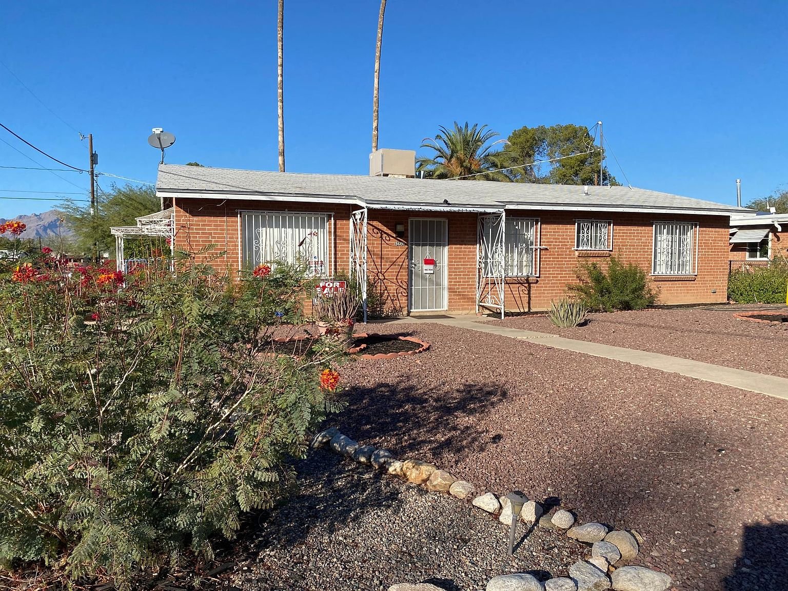 Tucson House: 3601 E Seneca St