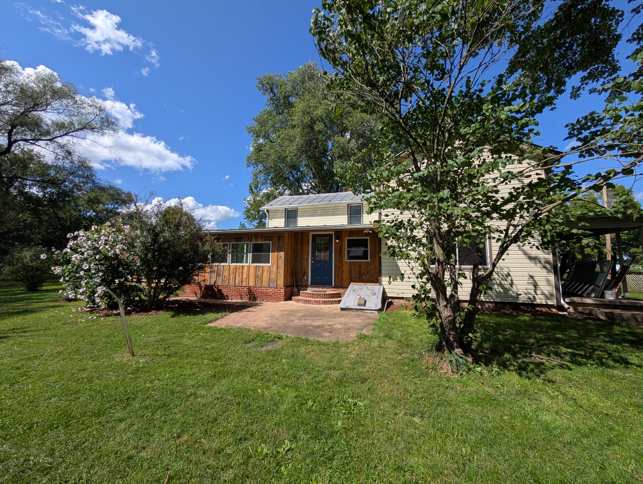 Bridgewater House: 6836 Maple Brook Ln