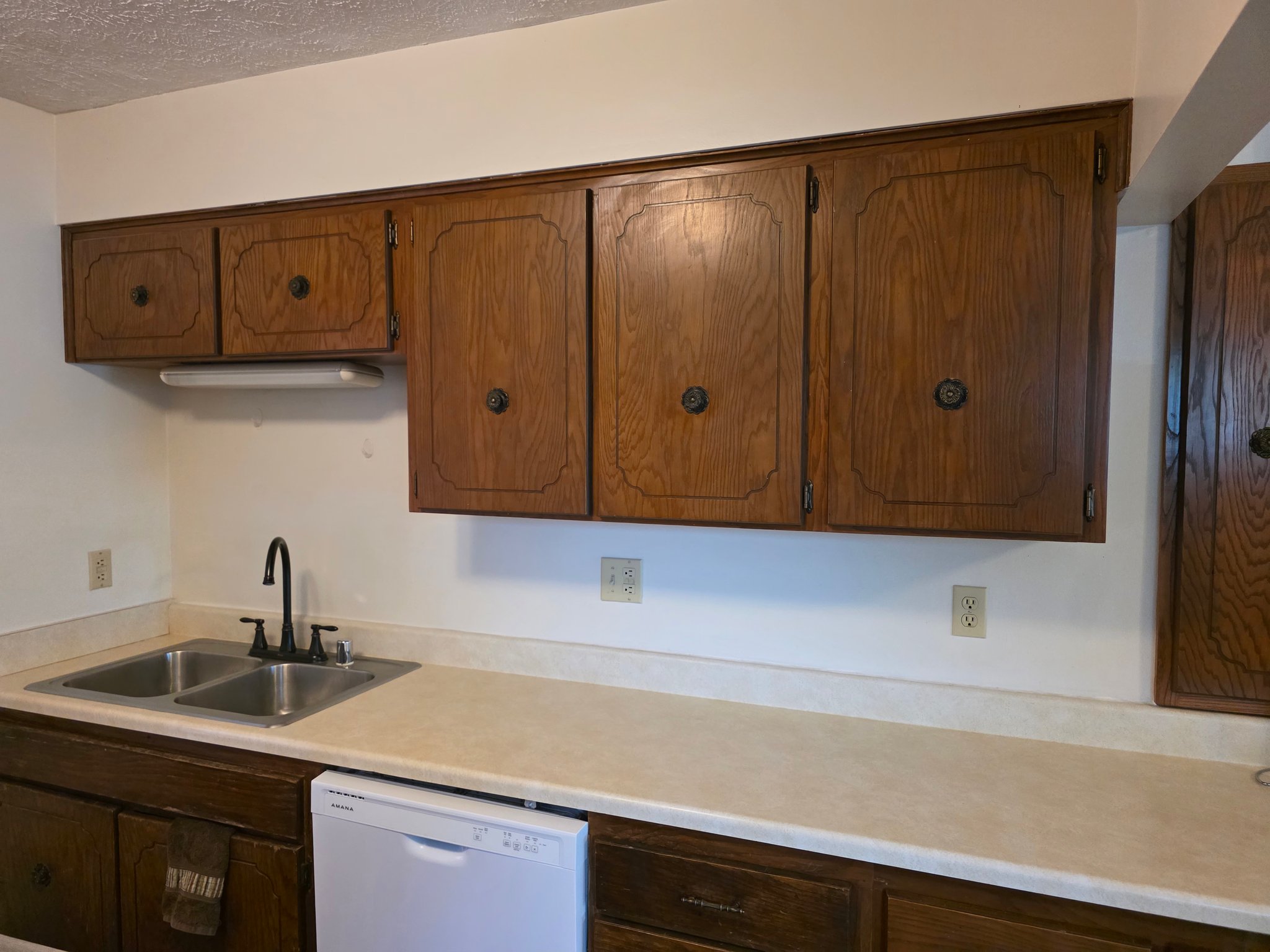 Bellevue Apartment: 612 W Mission Ave