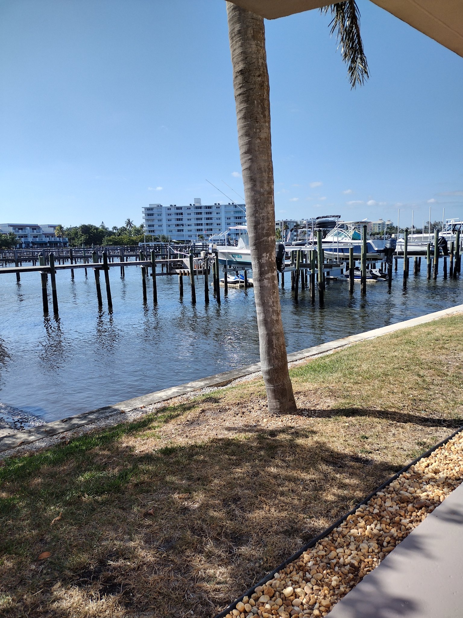 Lantana Condo: 311 E Ocean Avenue