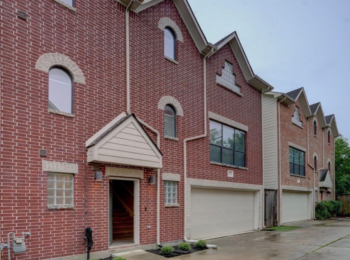 Houston House: 5911 Petty St