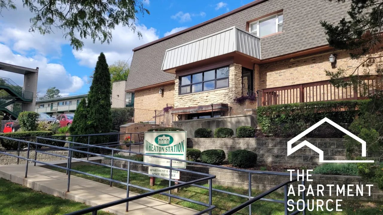 Wheaton Apartment: 1039 College Avenue #2E Wheaton, IL 60187