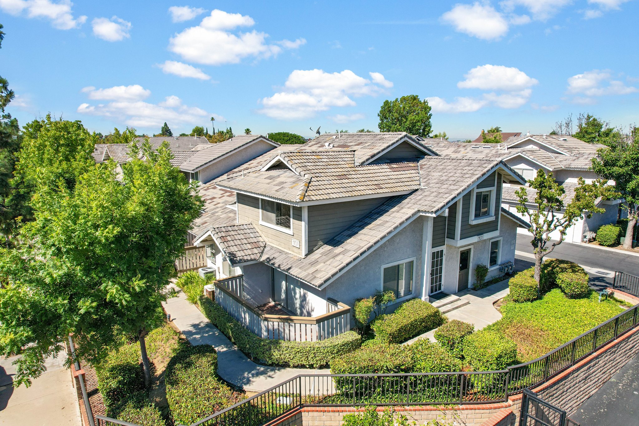 Diamond Bar Townhome: 1101 Golden Springs Dr
