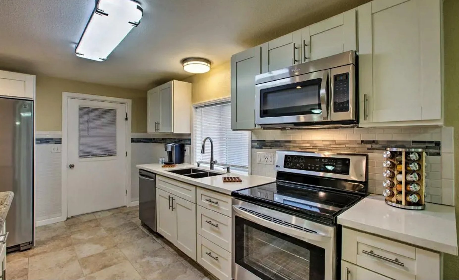 honolulu Apartment: 2417 nihi st
