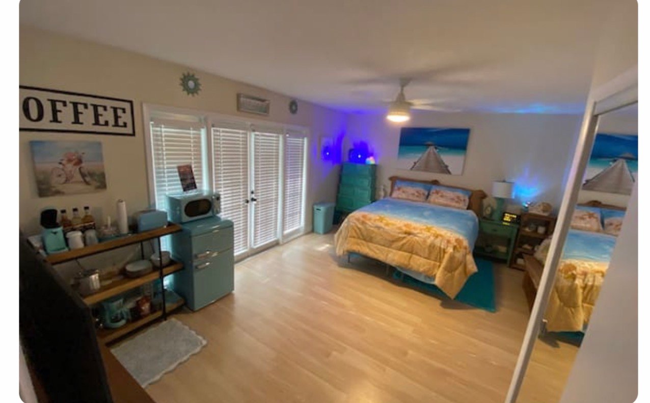 Tampa House: 4314 Grainary Ave