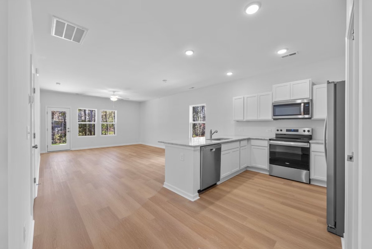 Hampstead House: 359 Thrush Trail