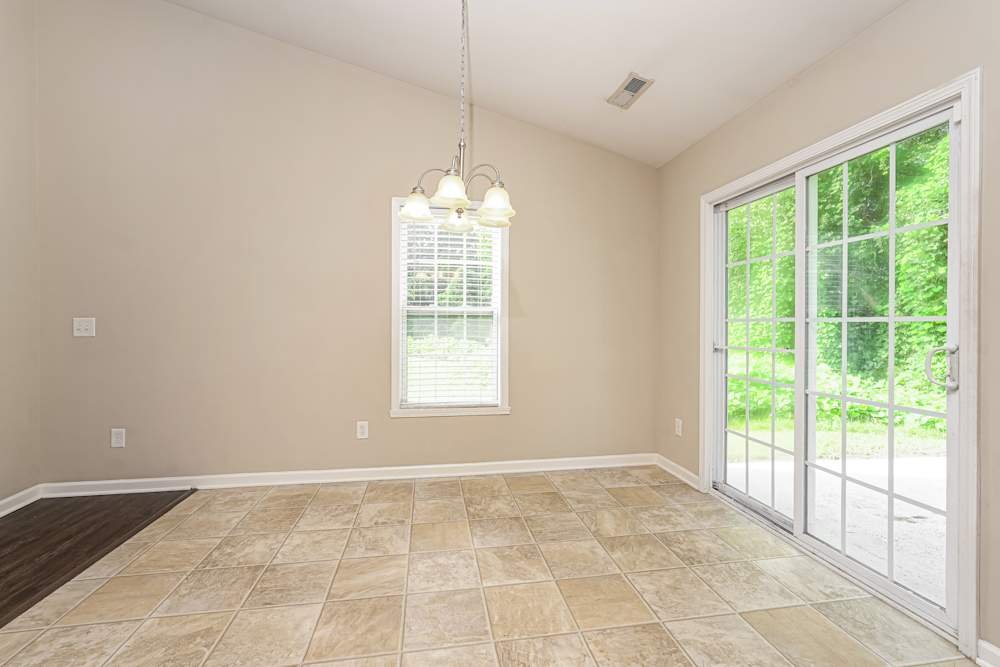 Waldorf House: 3710 Midlothian Pl